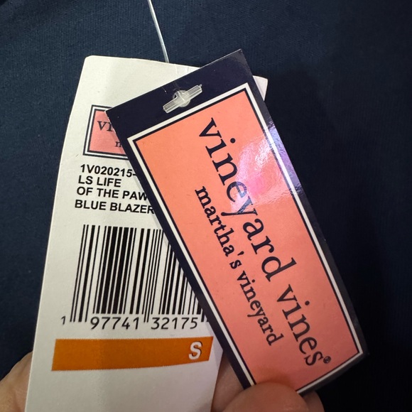 Vineyard Vines Men Small Life of the Pawty LS Shirt NWT - Picture 9 of 9